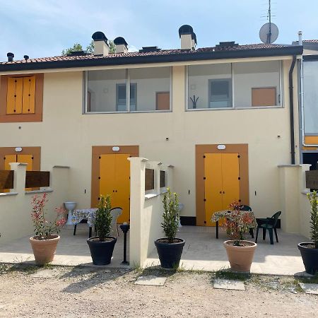 Gold Oasi - Business Solution Apart otel Ferrara Dış mekan fotoğraf