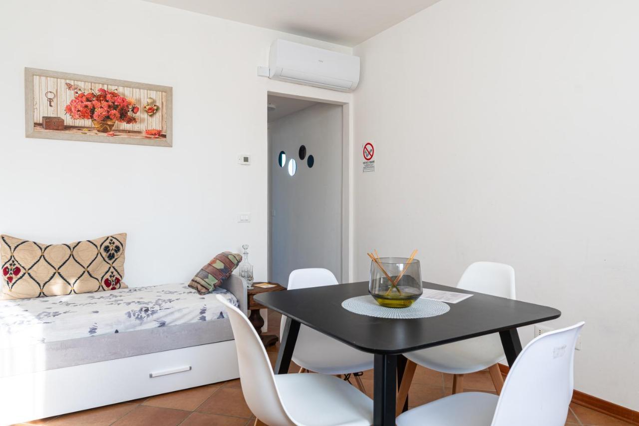 Gold Oasi - Business Solution Apart otel Ferrara Dış mekan fotoğraf