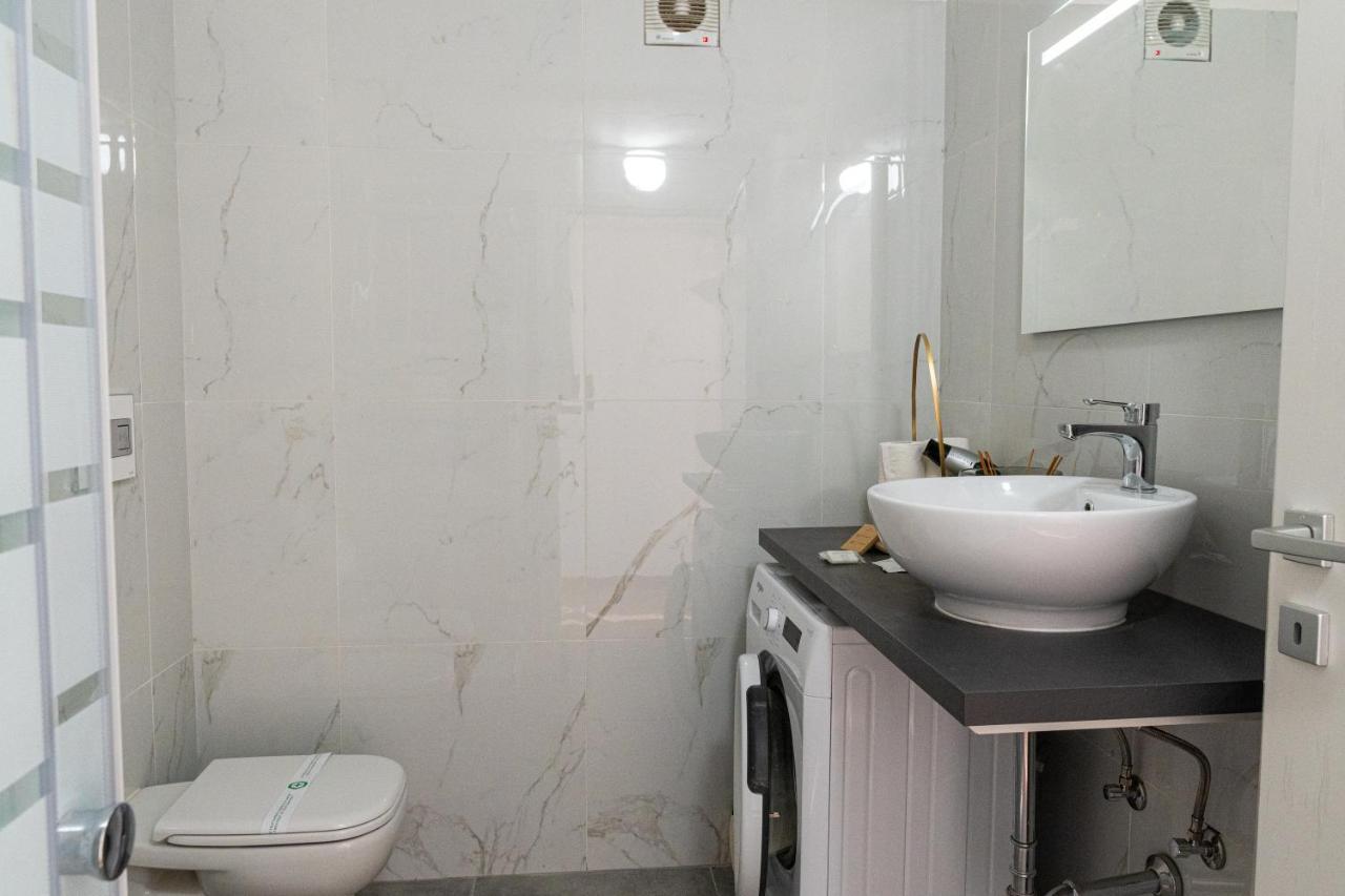 Gold Oasi - Business Solution Apart otel Ferrara Dış mekan fotoğraf