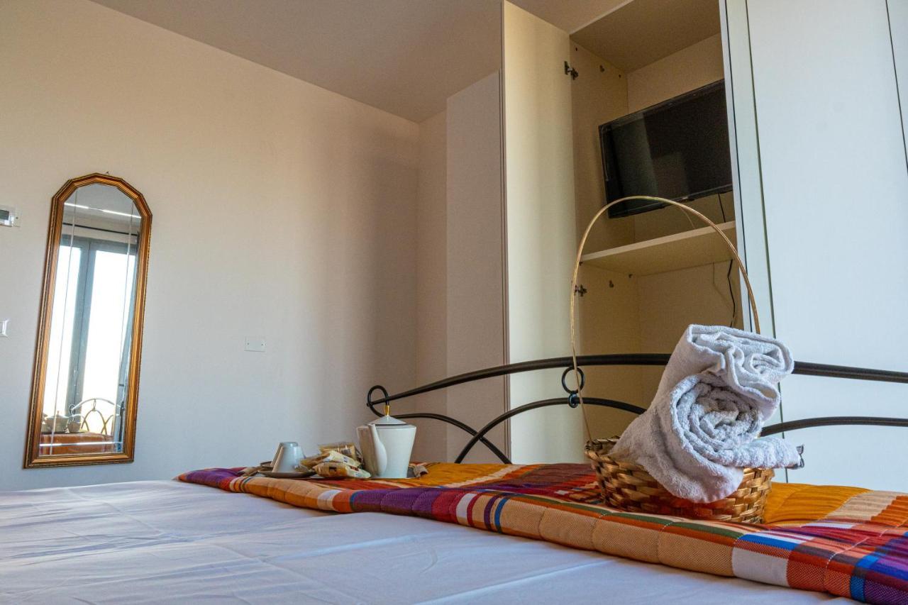 Gold Oasi - Business Solution Apart otel Ferrara Dış mekan fotoğraf