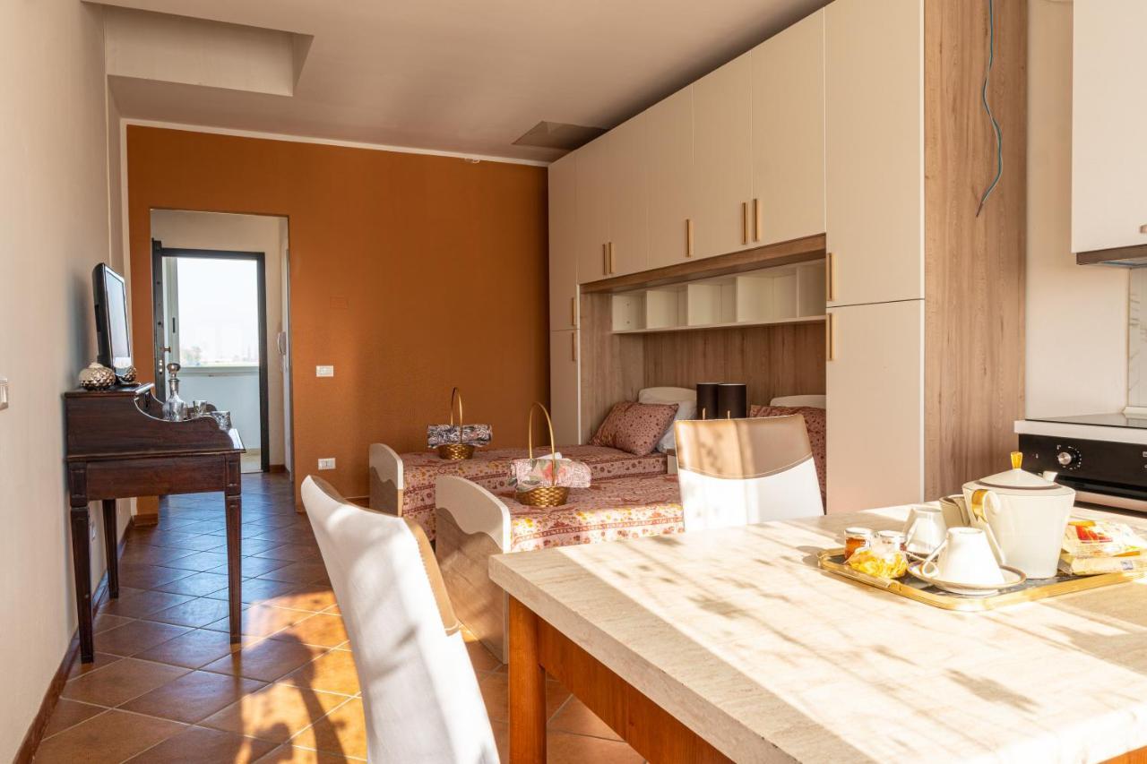 Gold Oasi - Business Solution Apart otel Ferrara Dış mekan fotoğraf