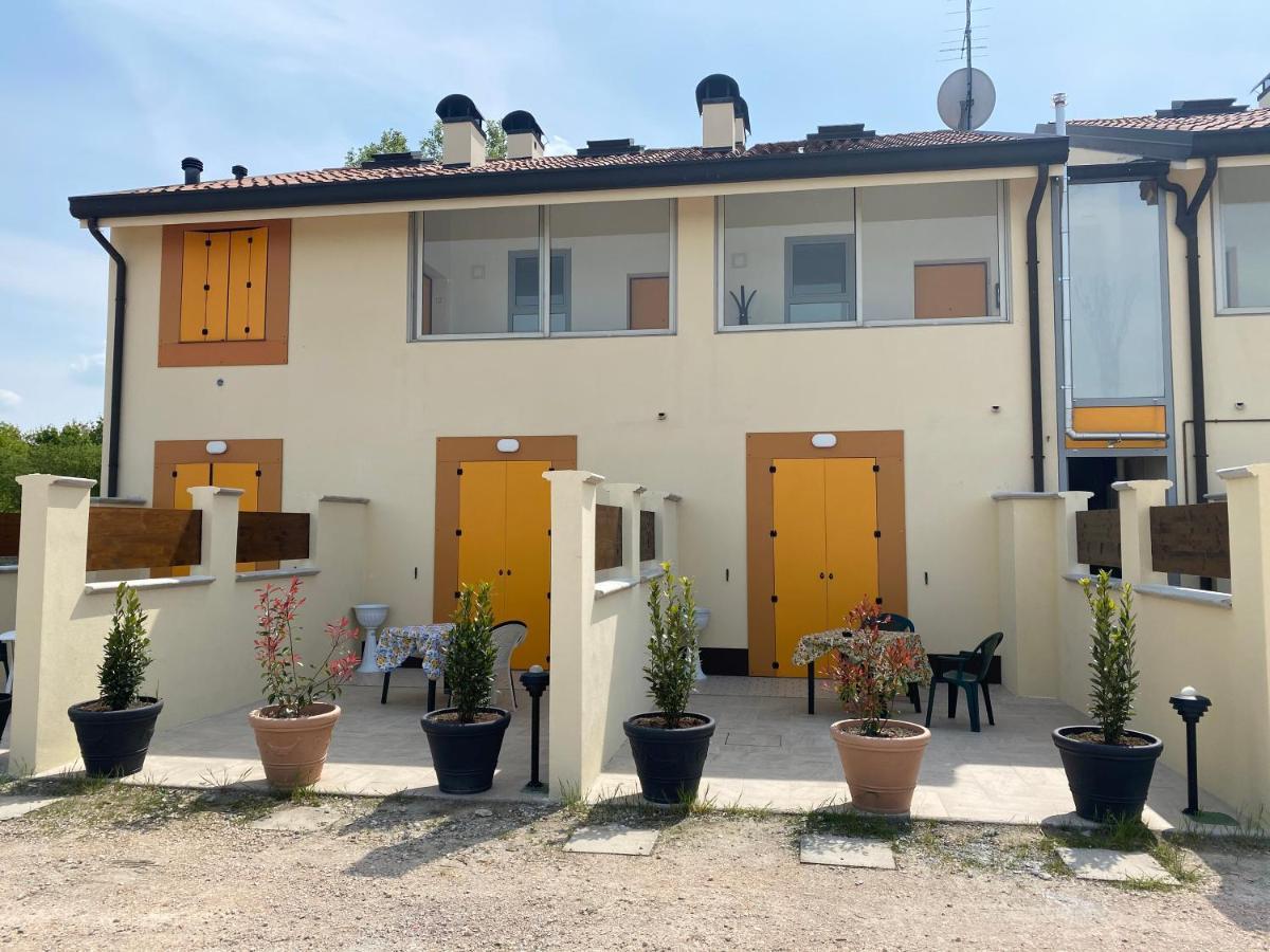Gold Oasi - Business Solution Apart otel Ferrara Dış mekan fotoğraf