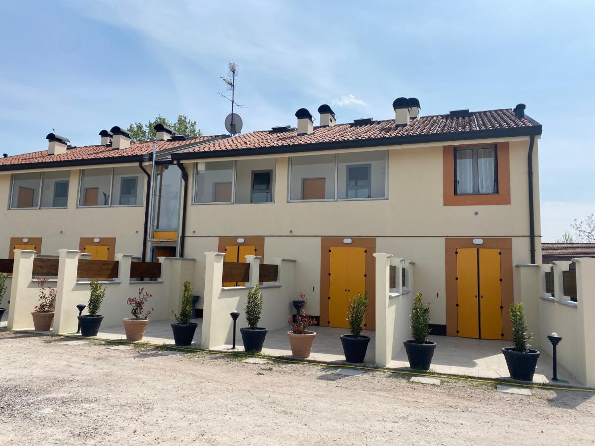 Gold Oasi - Business Solution Apart otel Ferrara Dış mekan fotoğraf